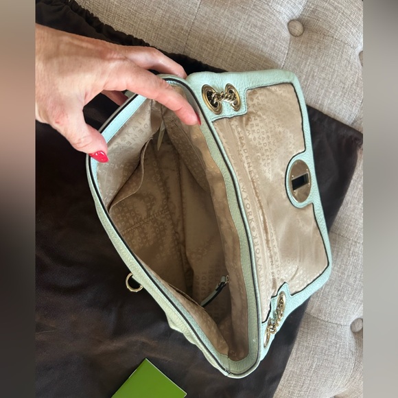 Kate spade shoulder clutch. Gorgeous. Gold details. - Picture 4 of 5